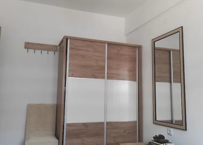 Nautica Vanilla Maisonette 3