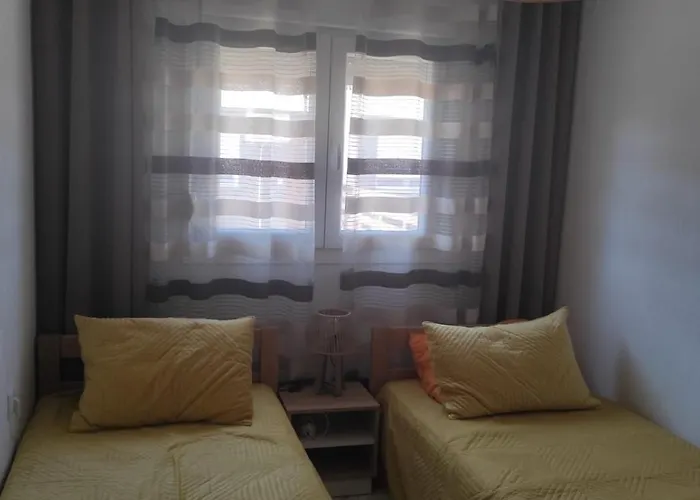 Nautica Vanilla Maisonette 3